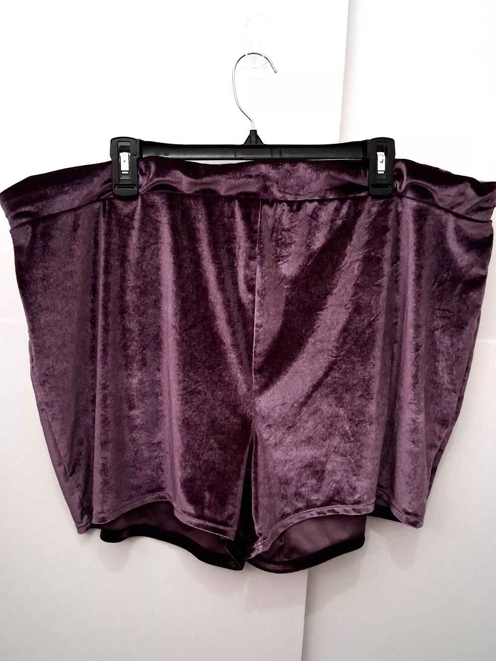 TORRID Velvet Purple Shorts Size 4X
